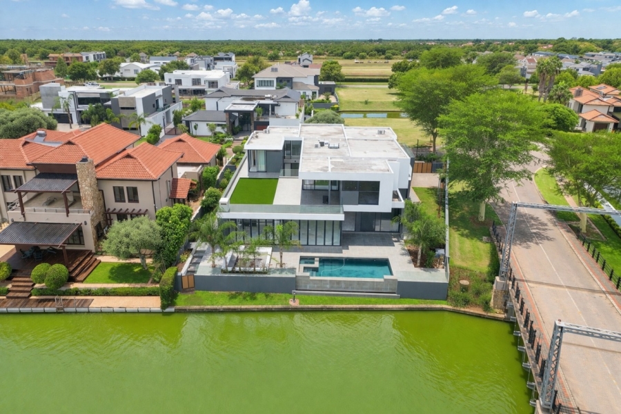 6 Bedroom Property for Sale in The Islands Estates North West